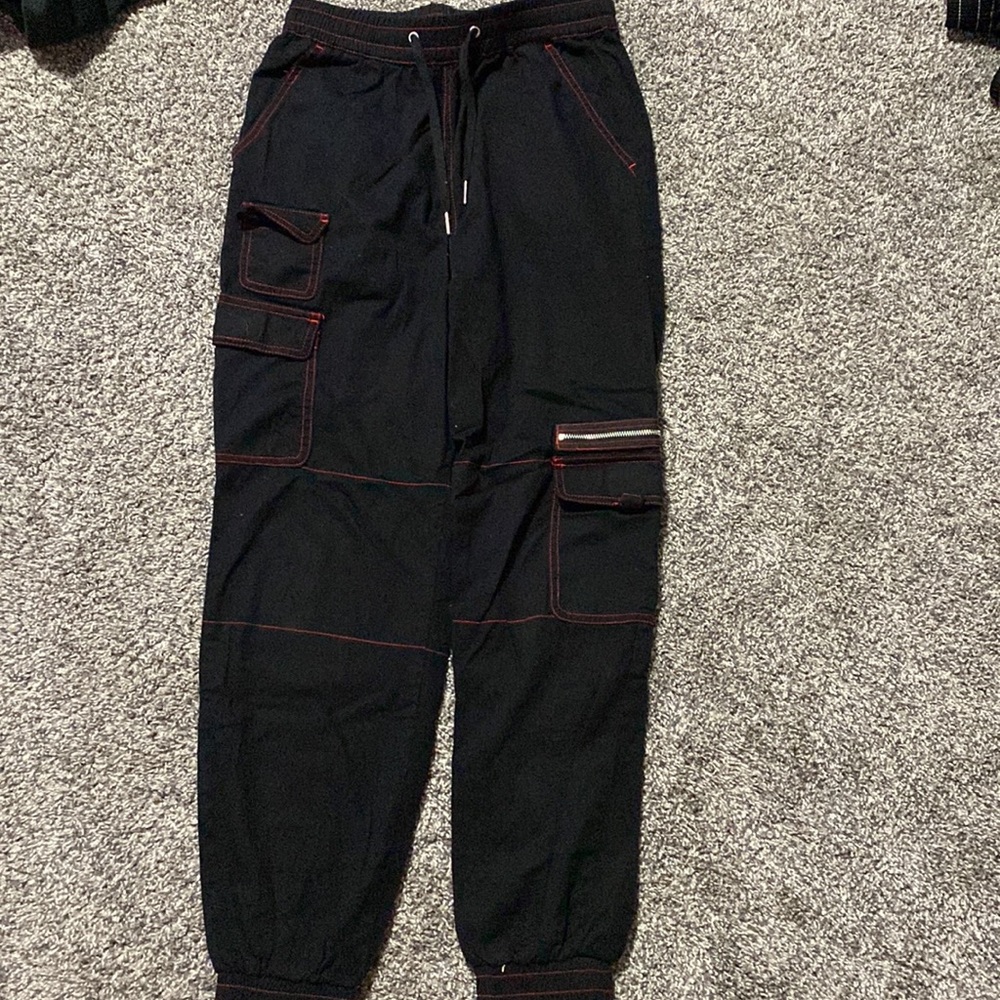 Two cargo pants - Picture 6 of 9